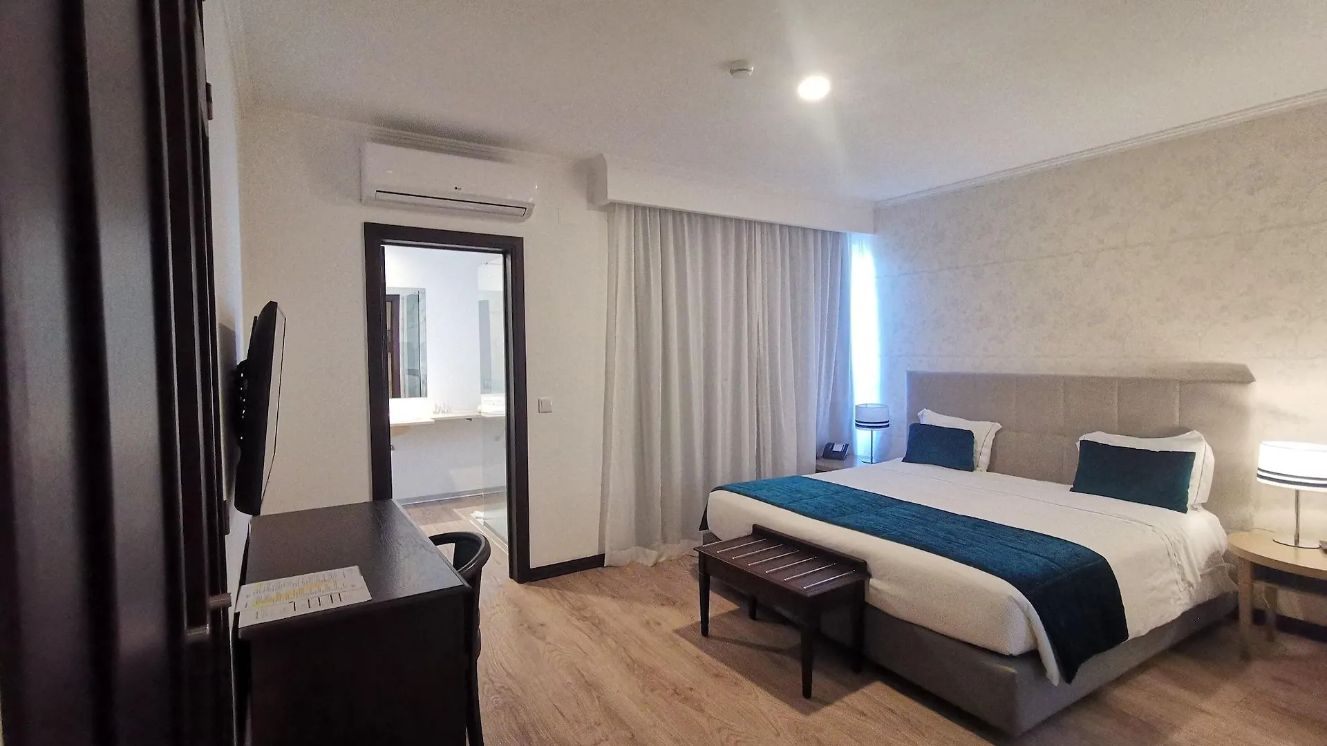 Santa Cruz Village Hotel
