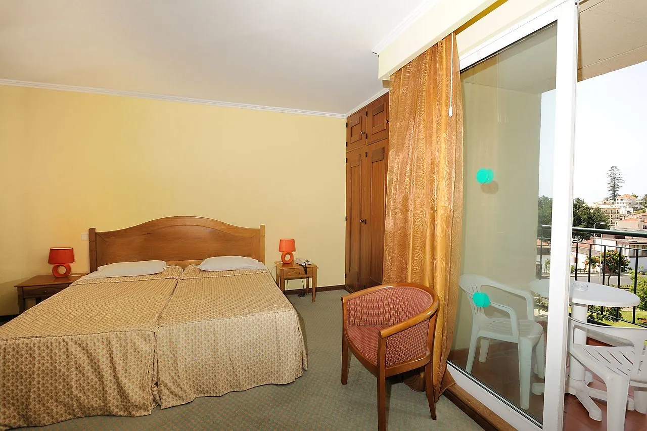 Santa Cruz Village Hotel  Santa Cruz (Madeira)